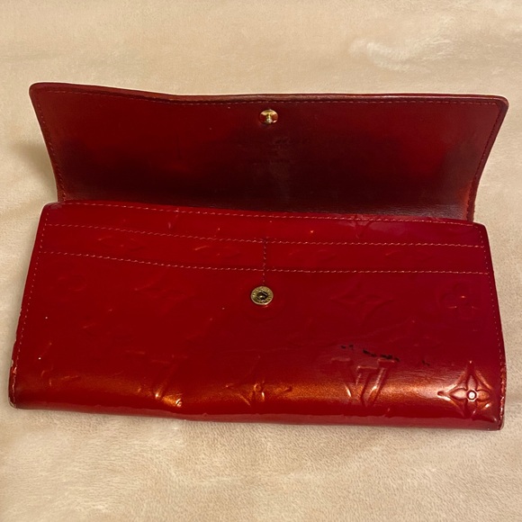 Authentic Louis Vuitton Vernis Sarah wallet. With COA - Picture 12 of 16